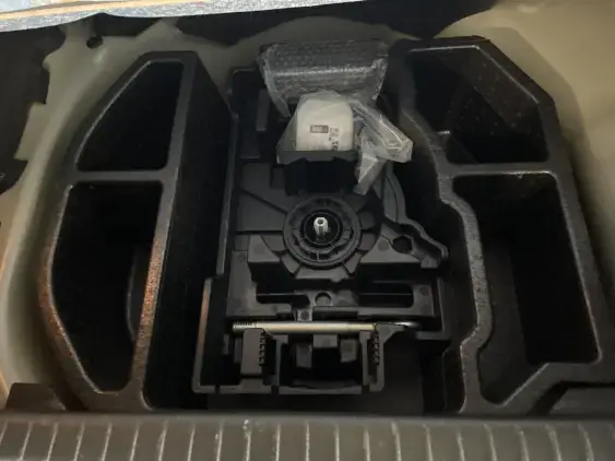 PEUGEOT 208 BUSINESS R II - voiture d'occasion - Photo 16