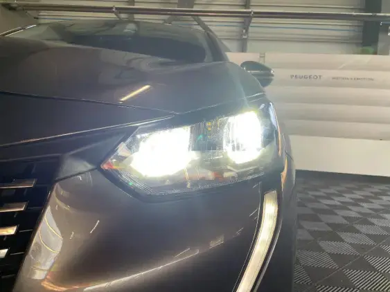 PEUGEOT 208 BUSINESS R II - voiture d'occasion - Photo 21