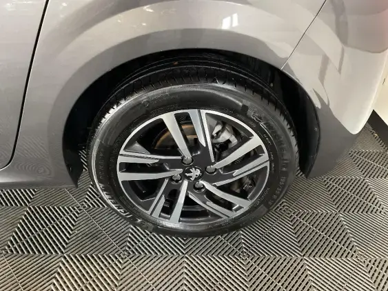 PEUGEOT 208 BUSINESS R II - voiture d'occasion - Photo 23