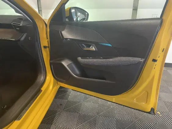 PEUGEOT 208 BUSINESS R II - voiture d'occasion - Photo 18