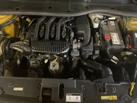 PEUGEOT 208 BUSINESS R II - voiture d'occasion - Photo 20