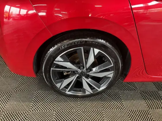 PEUGEOT 308 III - voiture d'occasion - Photo 24