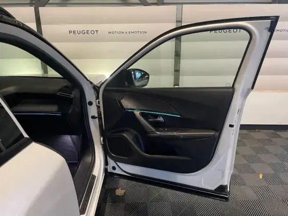 PEUGEOT 2008 II - voiture d'occasion - Photo 19