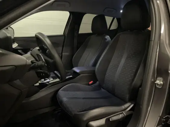 PEUGEOT 2008 II - voiture d'occasion - Photo 17