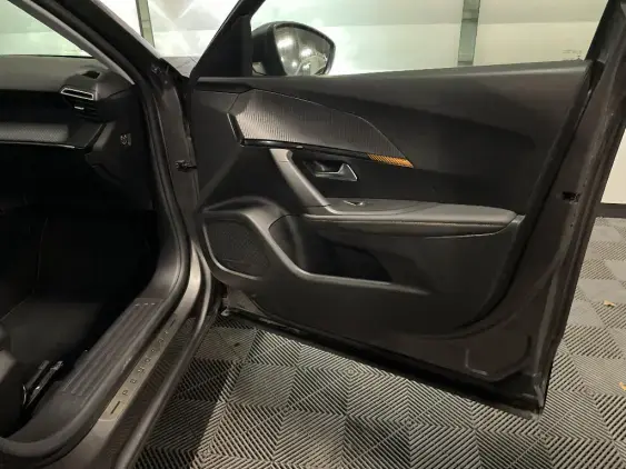 PEUGEOT 2008 II - voiture d'occasion - Photo 19