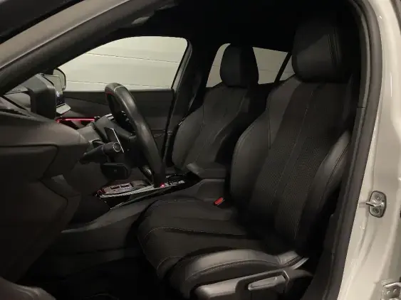 PEUGEOT 2008 II - voiture d'occasion - Photo 17