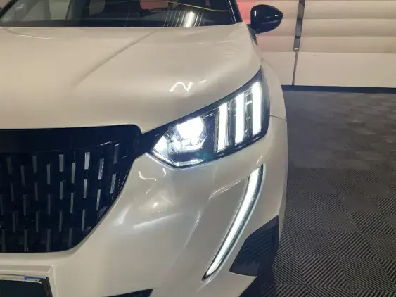 PEUGEOT 2008 II - voiture d'occasion - Photo 21