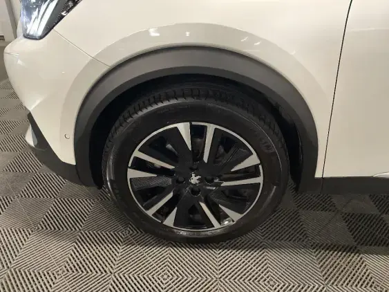 PEUGEOT 2008 II - voiture d'occasion - Photo 22