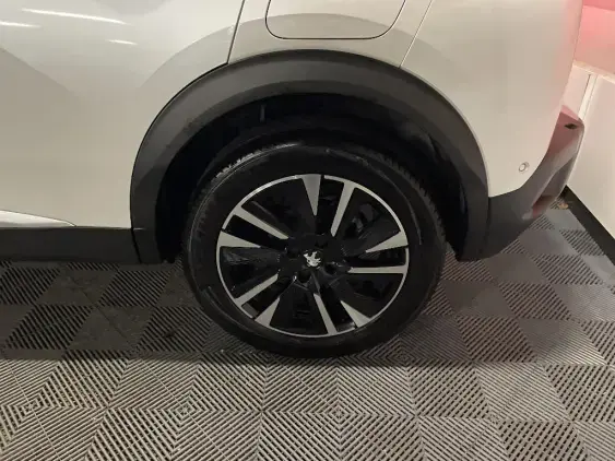 PEUGEOT 2008 II - voiture d'occasion - Photo 23