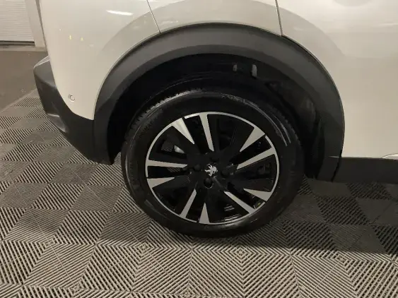 PEUGEOT 2008 II - voiture d'occasion - Photo 24