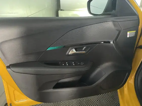 PEUGEOT 208 BUSINESS R II - voiture d'occasion - Photo 18