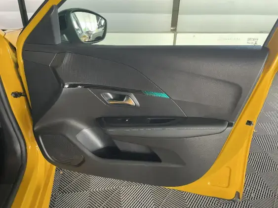 PEUGEOT 208 BUSINESS R II - voiture d'occasion - Photo 19