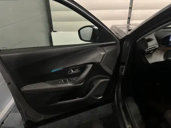 PEUGEOT 2008 II - voiture d'occasion - Photo 18