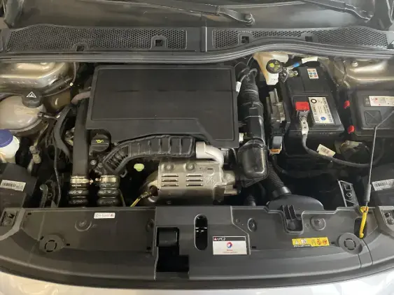 PEUGEOT 208 BUSINESS R II - voiture d'occasion - Photo 20