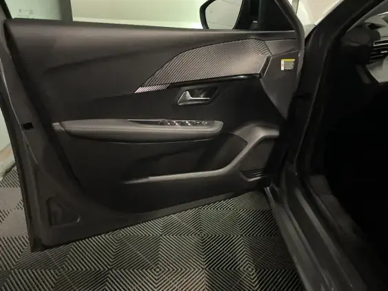 PEUGEOT 208 II - voiture d'occasion - Photo 18