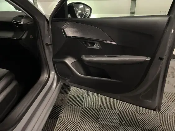 PEUGEOT 208 II - voiture d'occasion - Photo 19