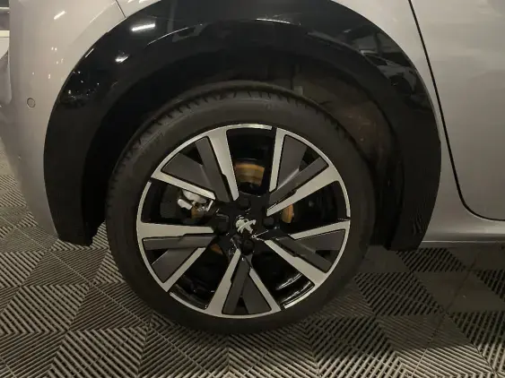 PEUGEOT 208 BUSINESS R II - voiture d'occasion - Photo 24