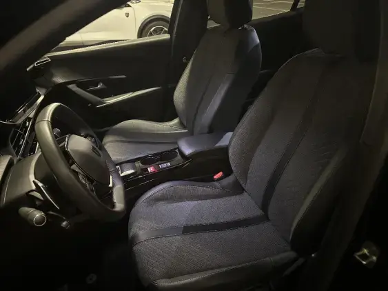 PEUGEOT 2008 II - voiture d'occasion - Photo 18