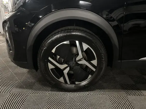 PEUGEOT 2008 II - voiture d'occasion - Photo 23