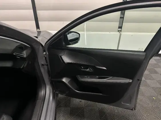 PEUGEOT 208 II - voiture d'occasion - Photo 18