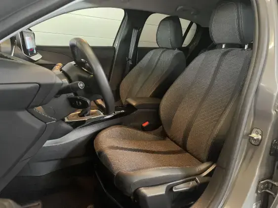 PEUGEOT 208 II - voiture d'occasion - Photo 17