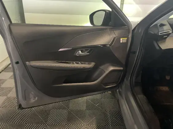 PEUGEOT 208 II - voiture d'occasion - Photo 18