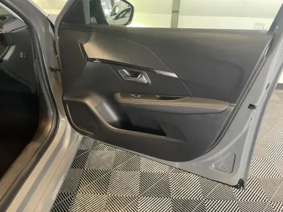 PEUGEOT 208 II - voiture d'occasion - Photo 19