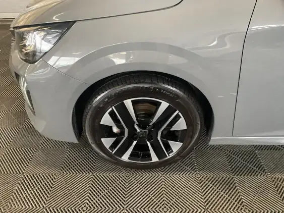 PEUGEOT 208 II - voiture d'occasion - Photo 22