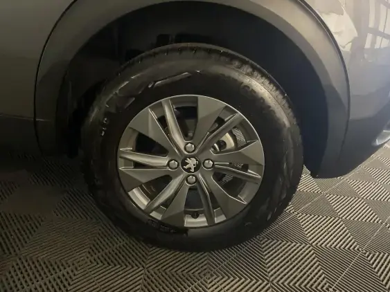 PEUGEOT 2008 II - voiture d'occasion - Photo 21