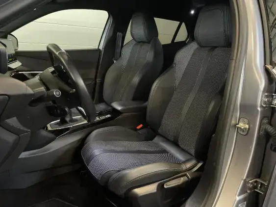 PEUGEOT 2008 II - voiture d'occasion - Photo 17