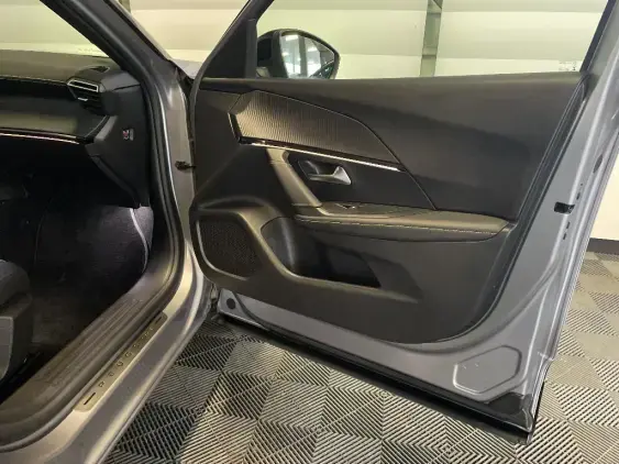 PEUGEOT 2008 II - voiture d'occasion - Photo 19