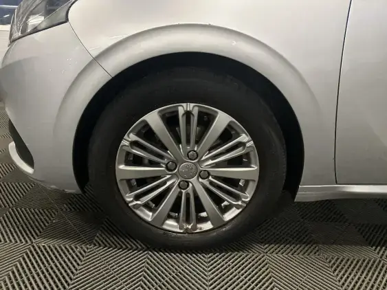 PEUGEOT 208 - voiture d'occasion - Photo 22