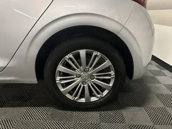 PEUGEOT 208 - voiture d'occasion - Photo 23