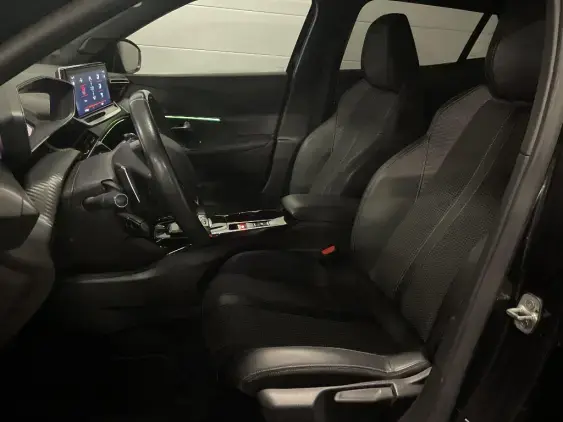 PEUGEOT 2008 II - voiture d'occasion - Photo 17