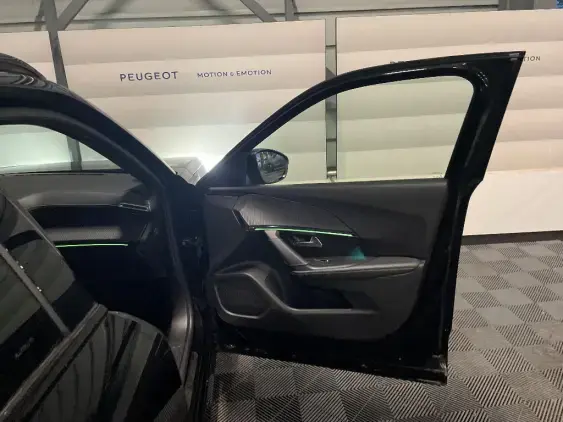 PEUGEOT 2008 II - voiture d'occasion - Photo 19