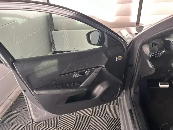 PEUGEOT 208 II - voiture d'occasion - Photo 18