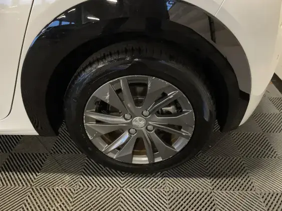 PEUGEOT 208 ELECTRIQUE II - voiture d'occasion - Photo 23