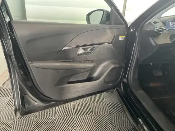 PEUGEOT 208 II - voiture d'occasion - Photo 18