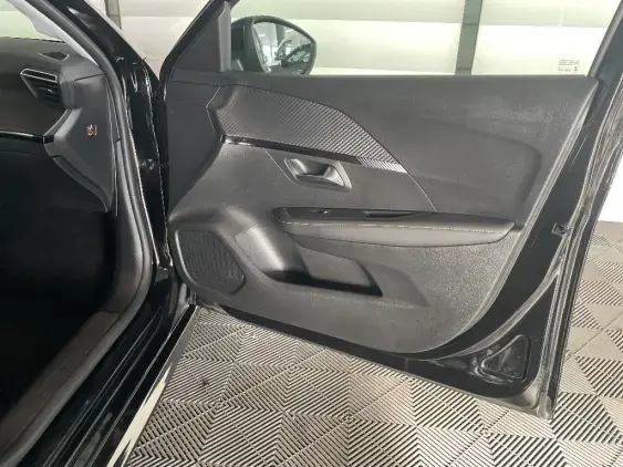 PEUGEOT 208 II - voiture d'occasion - Photo 19