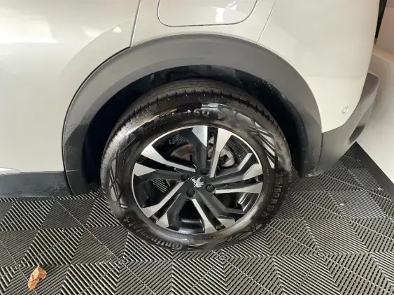 PEUGEOT 2008 II - voiture d'occasion - Photo 23