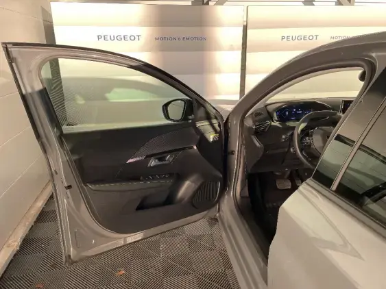 PEUGEOT 208 II - voiture d'occasion - Photo 18
