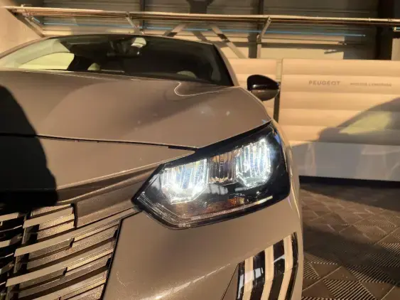 PEUGEOT 208 II - voiture d'occasion - Photo 21