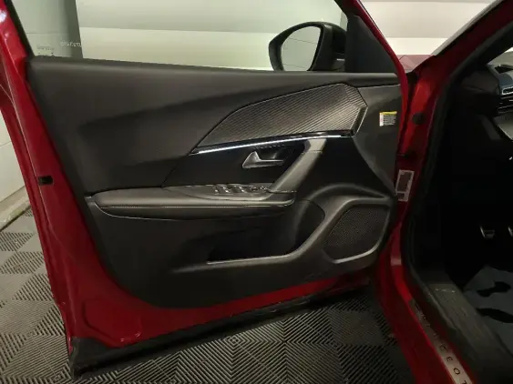 PEUGEOT 2008 II - voiture d'occasion - Photo 18