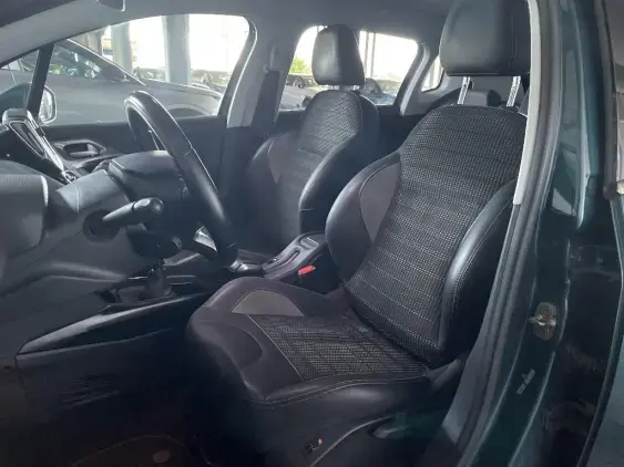 PEUGEOT 2008 - voiture d'occasion - Photo 17