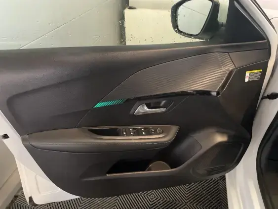 PEUGEOT 208 BUSINESS R II - voiture d'occasion - Photo 18