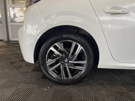 PEUGEOT 208 BUSINESS R II - voiture d'occasion - Photo 23