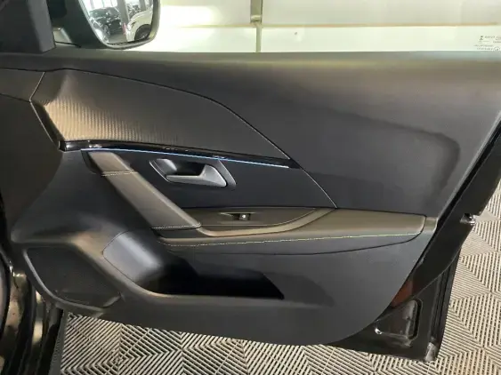 PEUGEOT 208 II - voiture d'occasion - Photo 18