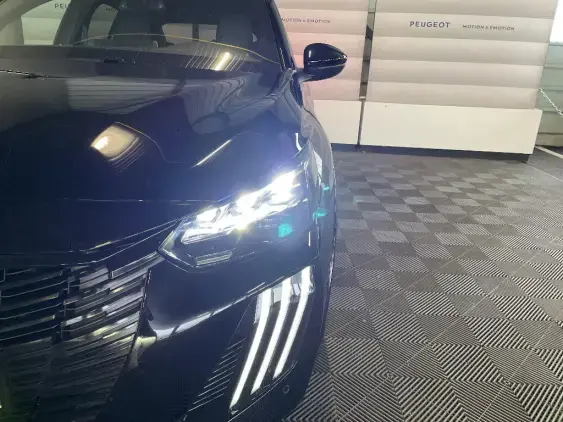 PEUGEOT 208 II - voiture d'occasion - Photo 19
