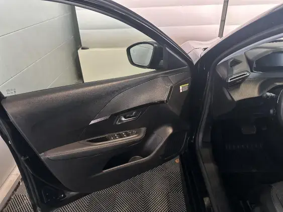 PEUGEOT 208 II - voiture d'occasion - Photo 17