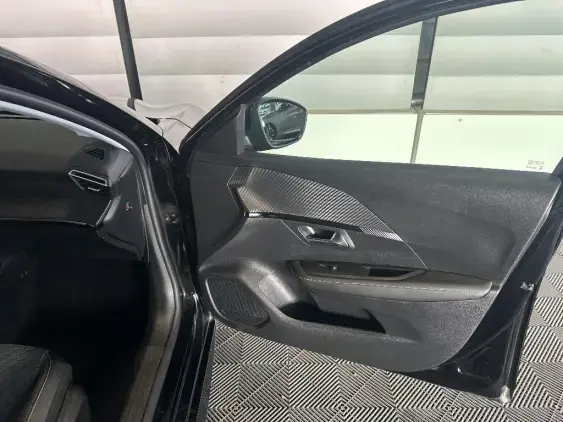 PEUGEOT 208 II - voiture d'occasion - Photo 18